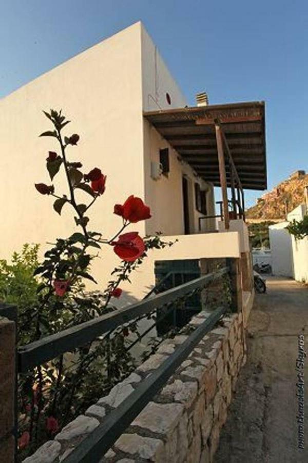 Traditional Studio Skyros Exteriör bild